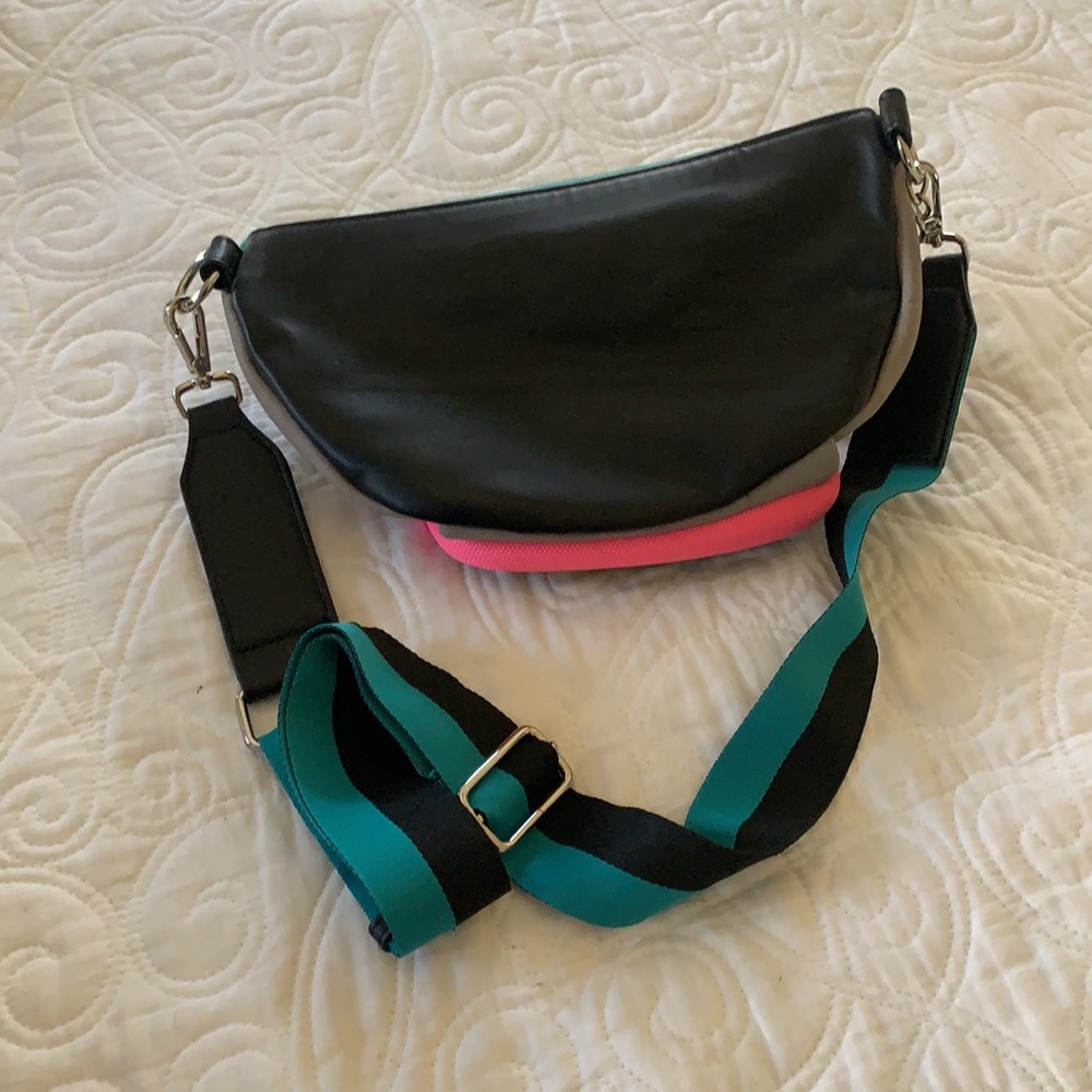 Steve Madden multi color crossbody bag - Picture 3 of 6